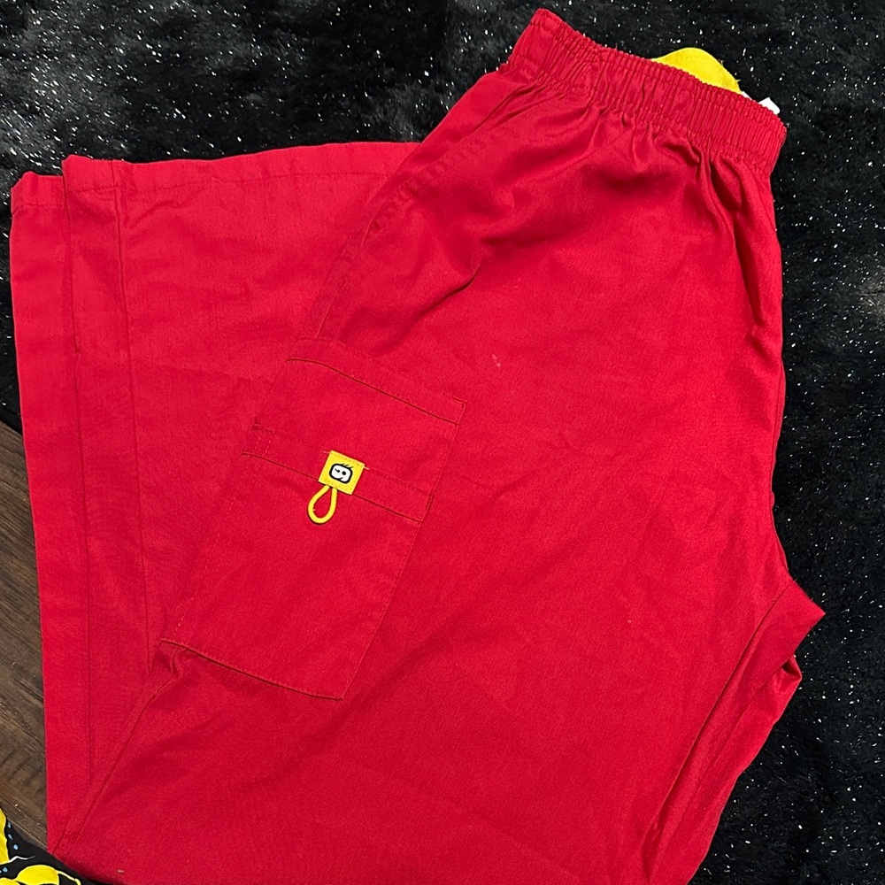 wonderwink Bright Red Scrubs size MP